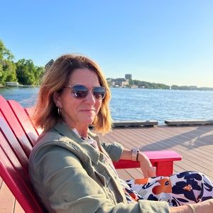 Meet your Posher, Jeannine